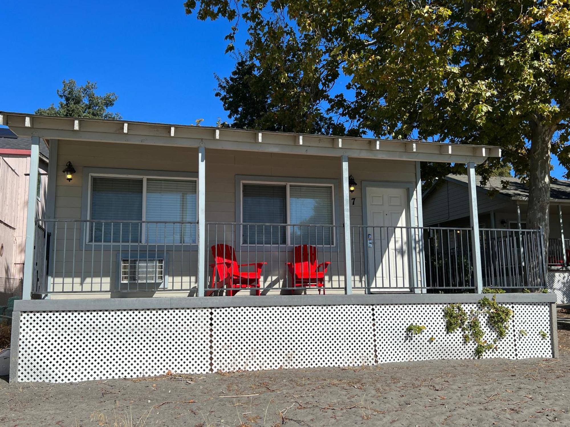 Clear Lake Cottages&Marina Clearlake Rum bild